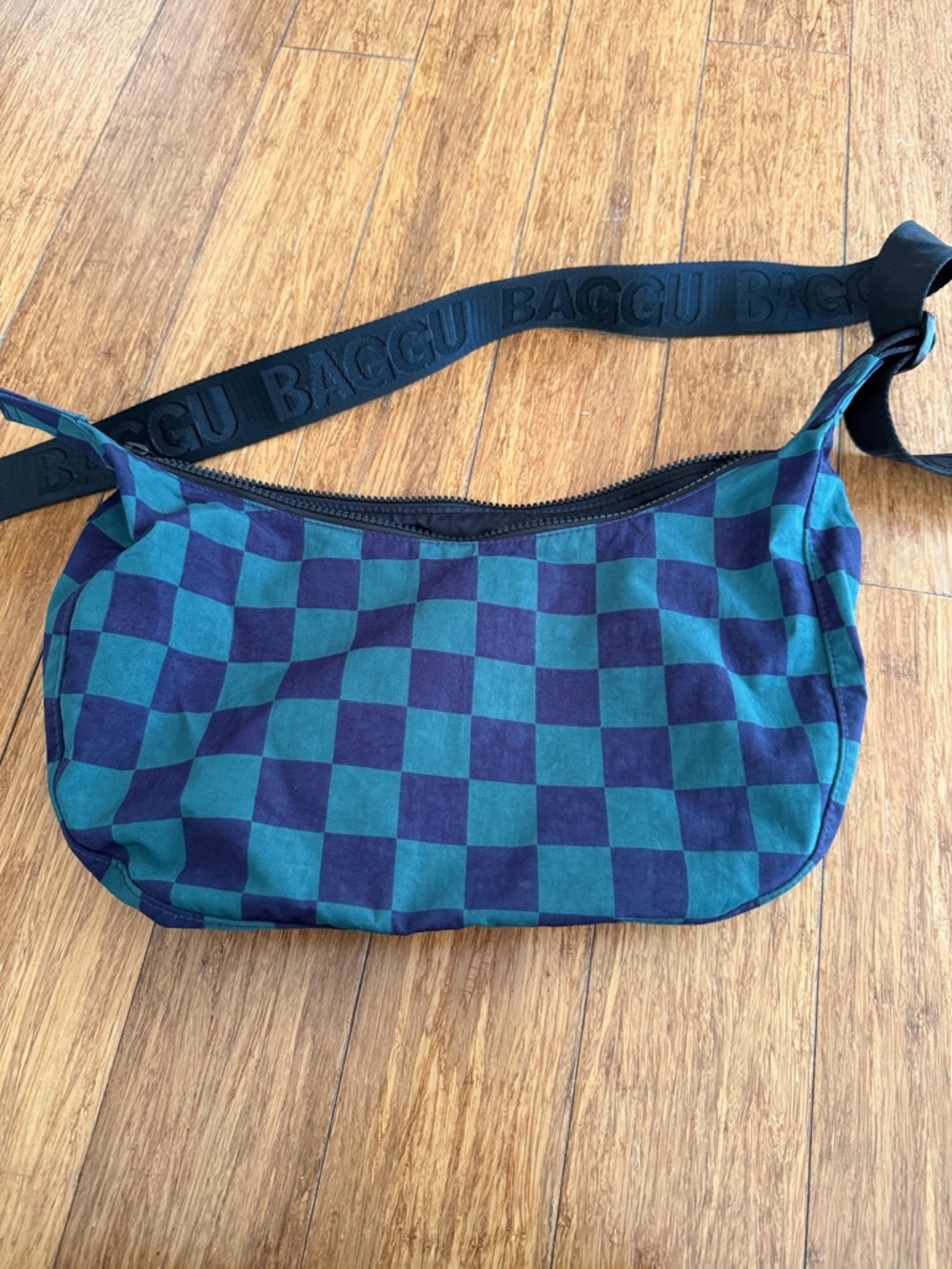 BAGGU Checkerboard Medium Crescent Bag in Teal & Navy